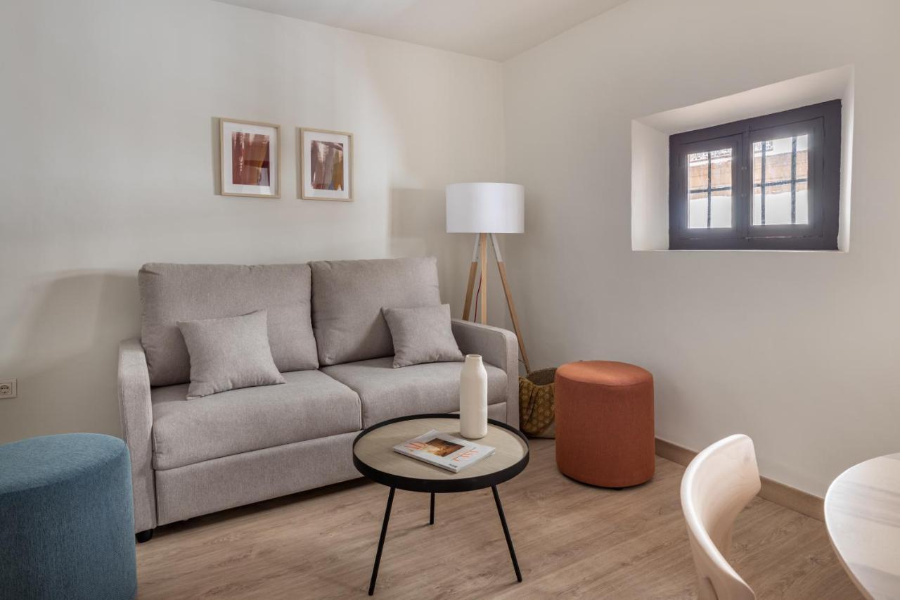 Apartamentos Libere Malaga La Merced Bagian luar foto