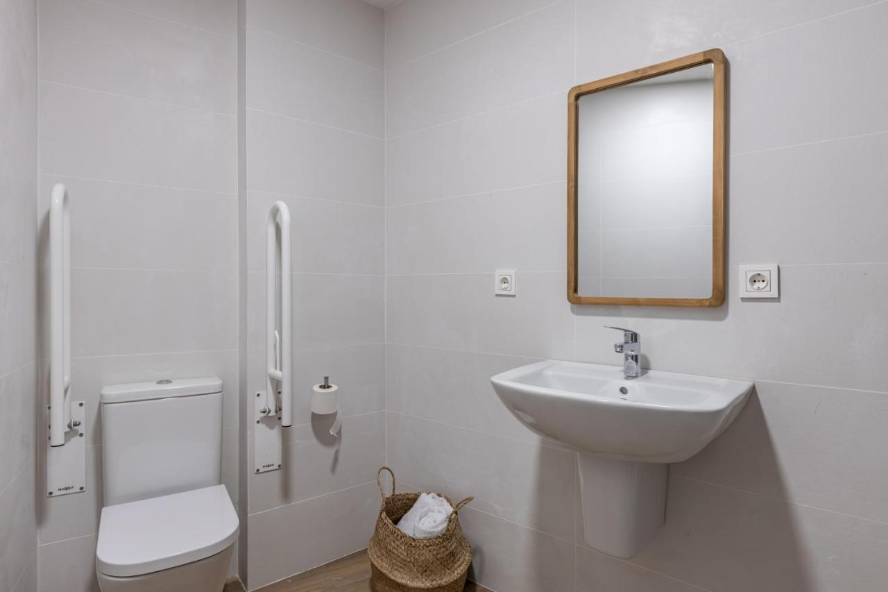 Apartamentos Libere Malaga La Merced Bagian luar foto