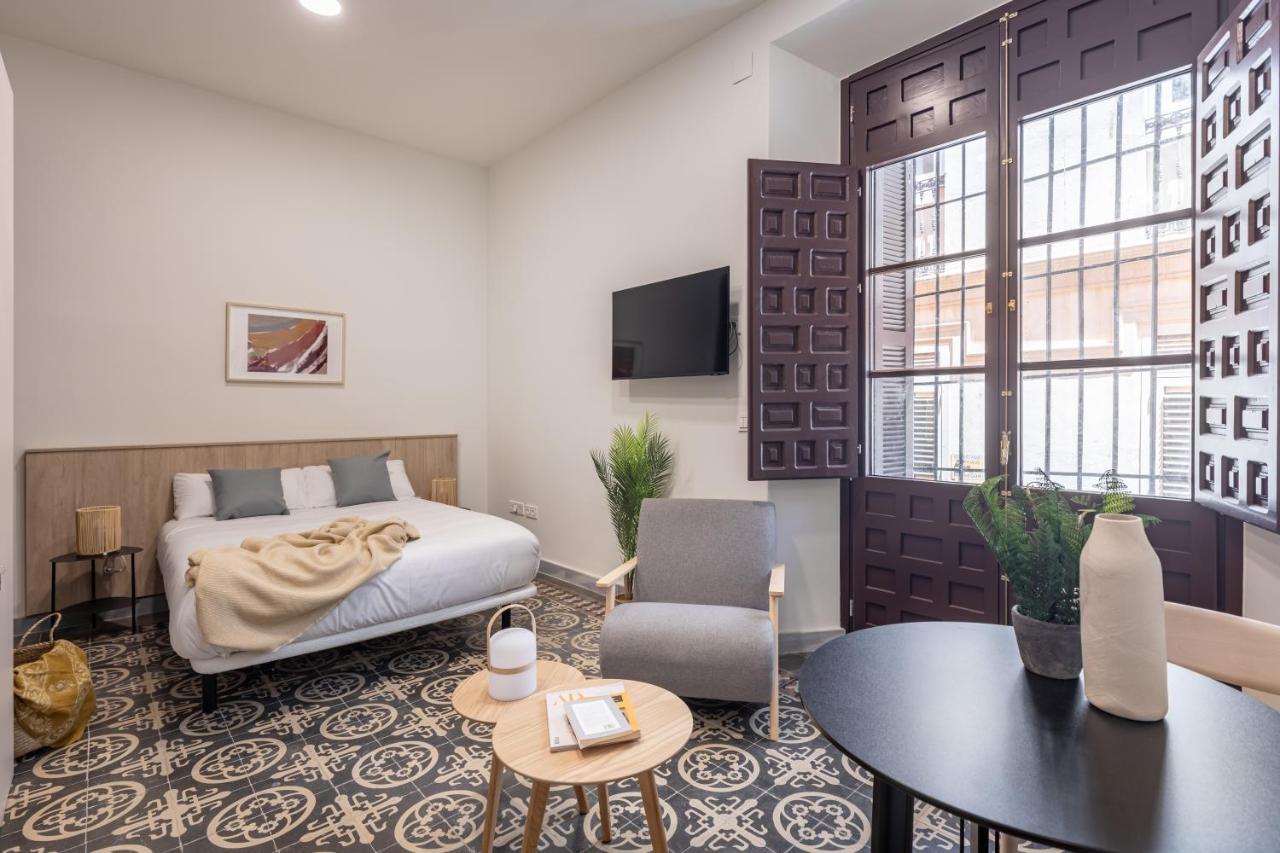 Apartamentos Libere Malaga La Merced Bagian luar foto