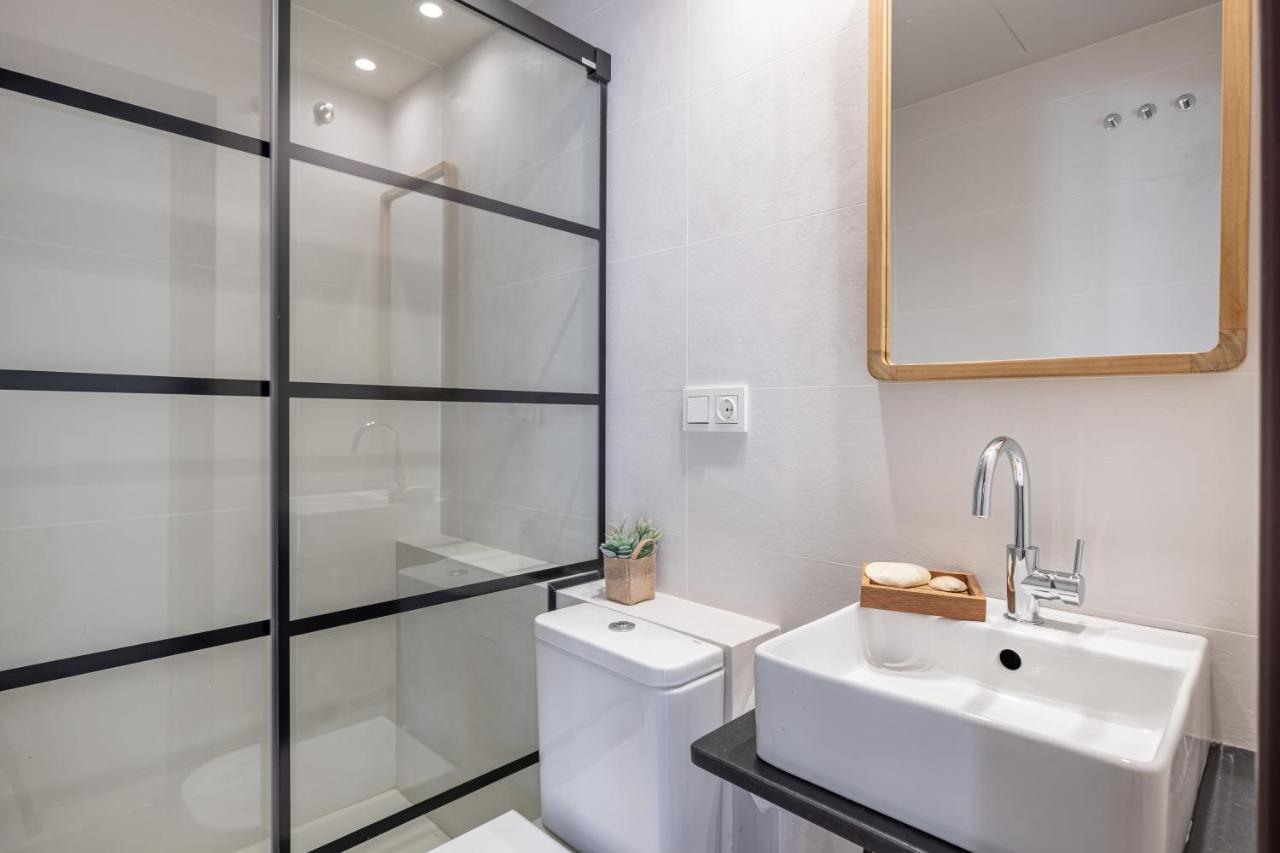 Apartamentos Libere Malaga La Merced Bagian luar foto