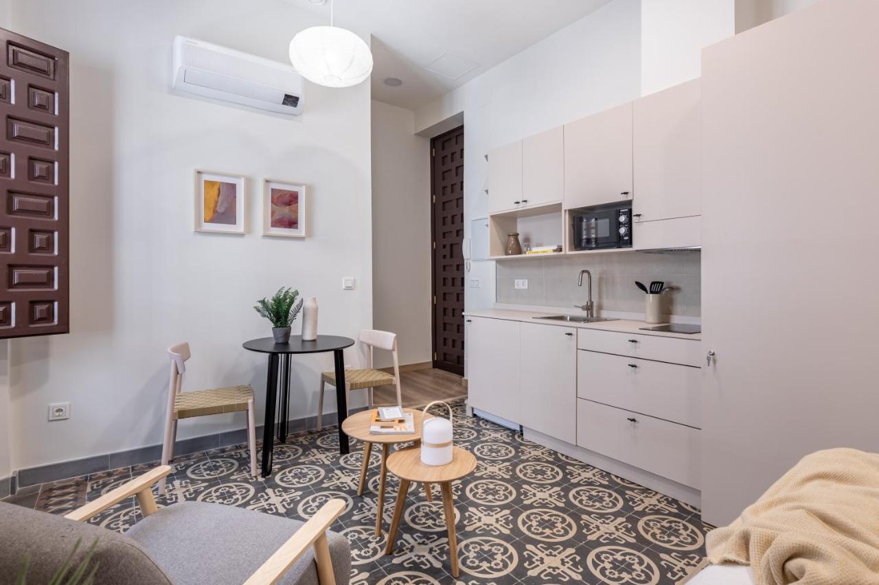 Apartamentos Libere Malaga La Merced Bagian luar foto
